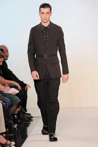 Look 8